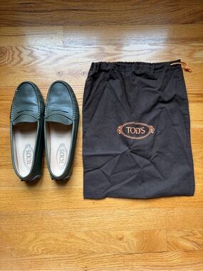 Tod's Gommino Leather Loafers